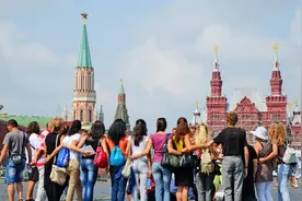 俄乌打了一年，俄军伤亡并不大，为何俄罗斯已陷入人口危机？图片