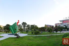 武汉枫叶国际学校“高配置”增设国内普高部图片