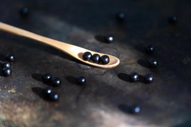 参松养心胶囊、百令胶囊、复方丹参滴丸适合哪些人服用？