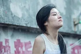影后春夏：我18岁以后做的事，都不需要和家里人商量图片