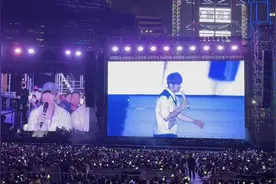 周杰伦差别对待嘉宾？“小透明”上台演唱，知名歌手却坐观众席图片