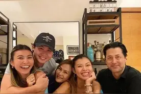 香港演员王敏德之子火爆出道！胸肌超100厘米引发热议图片