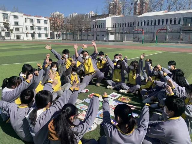 美育团队 卓尔不群学校的第一个天津市劳模集体——优秀的美术教师