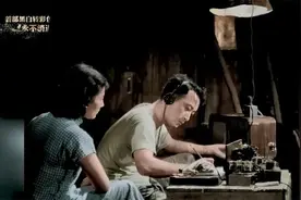 战斗在敌人心脏，电台发挥重要作用，但电台天线架设却非常危险图片