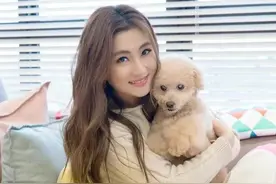 离婚6年，Selina牵手小7岁男友，自称女人四十一枝花：浴火重生后，她的春天又来了图片