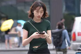 答应我：腿粗屁股大的女人，少穿瑜伽裤和哈伦裤，其实这些更显瘦图片