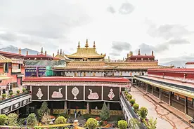 藏传佛教把“活佛”分为几个等级？图片