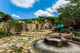 广东福建交界处，以“石屋竹海梅花”扬名的山村，成为网红打卡地图片