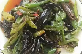 水蛭可以吃？江苏一男子隔离期忍不住三进三出抓蚂蟥，就为炒盘菜图片