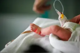 婆婆不让剖腹产，导致孩子胎死宫内，事后向医院索赔图片