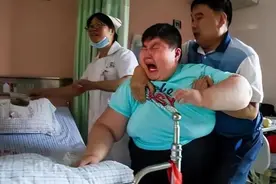 江西14岁男孩体重300斤，一顿能吃6碗饭，离世前痛哭：我要减肥图片