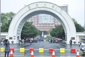 广东女生感谢张雪峰，609分对暨大新传不抱希望，最终读到新闻学图片