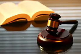 广西男子点外卖吃出蟑螂，索赔1000元！法院判了图片