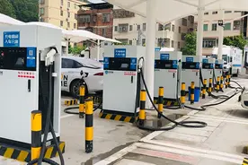 新能源车充电桩充电怎么收费？最低3毛图片