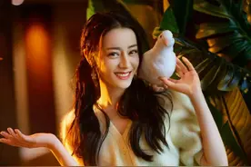 女星迪丽热巴写真合集：异域风情、秀丽可爱图片