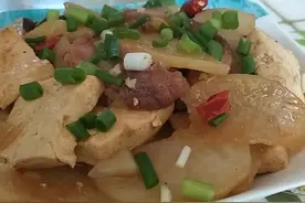 肉炒土豆片，下饭又美味，大人，小孩都爱吃图片