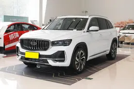 标配2.0T动力，轴距2845mm，星越L13.72万起售，香不香？图片