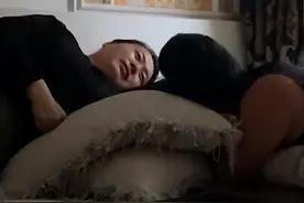 吉林一女生居家隔离撞见爸爸亲吻妈妈，爸爸一句话让网友称太会了图片