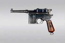 军博文物连连看：朱德在南昌起义中使用的手枪图片