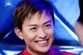 “桃花眼”不是谁都有，这七位男星告诉你，什么叫看狗都深情图片