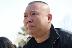 徒弟一个个反目成仇、相继离开、频繁踩雷，郭德纲怎么这么惨！图片