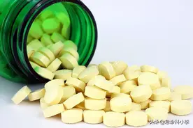 老年人预防脑梗，补充叶酸很重要，如何补才正确？图片