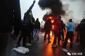 这俩国家爆发大规模抗议，这个世界怎么啦？图片