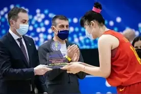 中国女篮大发神威：103比70碾压劲旅法国队，凌晨观战球迷心醉…图片