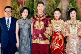 何超莲窦骁大婚，众明星好友袁弘林峯杨采钰宋轶周雨彤送祝福：全世界最美最幸福的新娘，新婚快乐白头偕老！图片