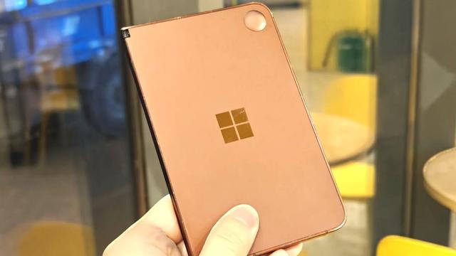 运行Win10“仙女座”的微软Surface Duo工程机更多照片曝光