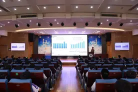 听学长学姐的演讲，与身边的榜样对话图片