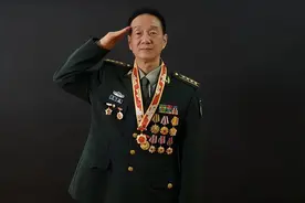 对越反击战：那个入伍仅52天就荣立一等功的小兵，后来是何军衔？图片