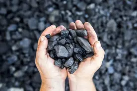 中美俄煤矿储备对比，中国煤炭在储量和产量上，占据了怎样的优势图片