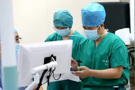 宣武医院成功实施首例自体细胞移植治疗帕金森病手术图片