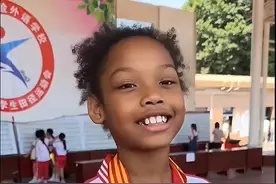 中非混血儿多次打破校运会纪录，网友纷纷吐槽，我要笑死在评论区图片