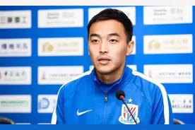 气急败坏！53岁范志毅直播爆粗口怼喷子，2个女儿皆外国籍受争议图片