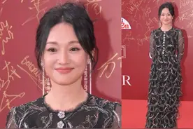 上影节颁奖礼红毯：周迅显矮小，周笔畅造型奇怪，文淇小秀性感图片