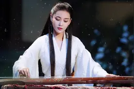 古时候称一个人博学多才，则可以称他“琴棋书画”样样精通图片