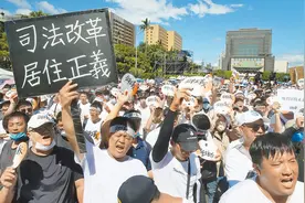 “716大游行”柯文哲致辞表现最好，郭台铭最差？最新网络民调出炉图片