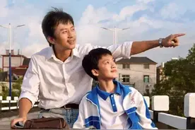 别把爱变成傲慢施舍，自我感动式的道德绑架，只会让孩子变得暴戾图片