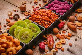 零食江湖战火再起：老网红遇瓶颈、新网红抢市场图片