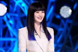 41岁谢娜越来越时髦了，主持浪姐形象大变，网友：没白来图片