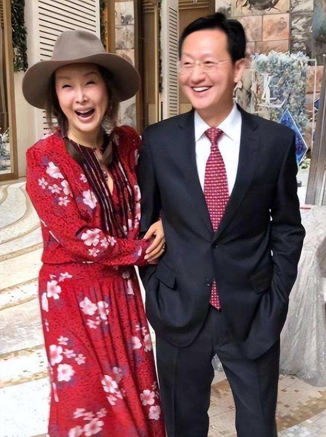 "四大天后"孙悦,34岁嫁给富豪丈夫,真的是因为爱情而不是钱