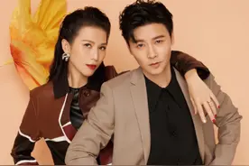 张晋蔡少芬全家拍写真，儿子像爸女儿像妈，一家五口叠罗汉秀幸福图片