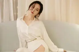 杨幂插座事件，身材写真太惊艳！图片