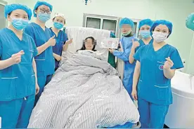 水中分娩 成都市郫都区首个“海豚宝宝”诞生图片