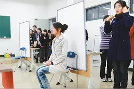 小小说：人体模特图片