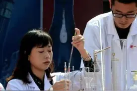 河南人喝酒跟酱香型较上劲了，一两百一箱能喝么？还是放手的好图片