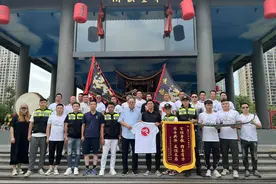 意大利青龙龙舟俱乐部回温“探亲”图片