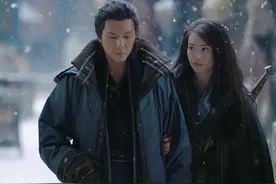 冯绍峰新片被众嘲：连帽冲锋衣+神奇女侠金翅膀，这是古装片？图片
